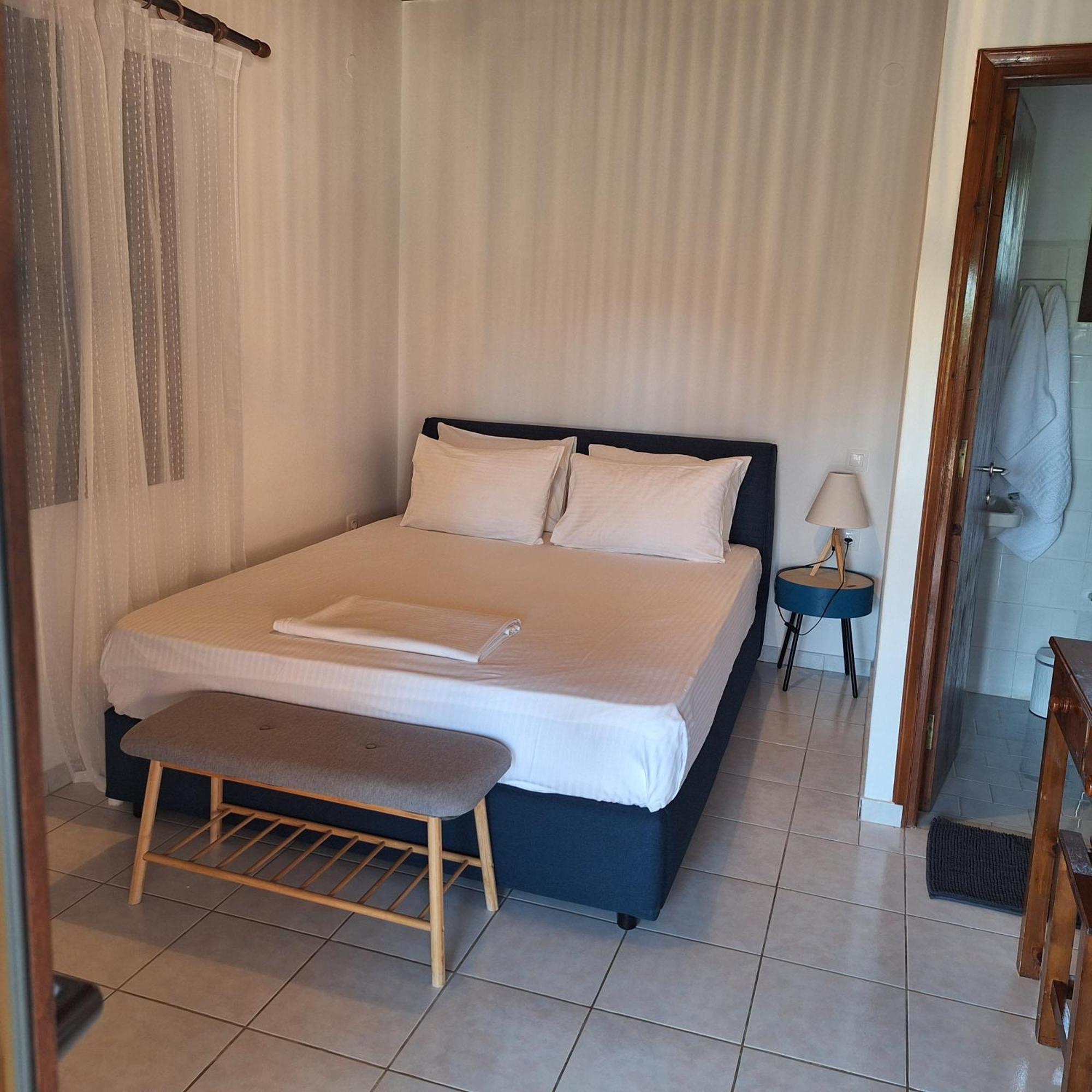 Areti Apartment Afra ภายนอก รูปภาพ